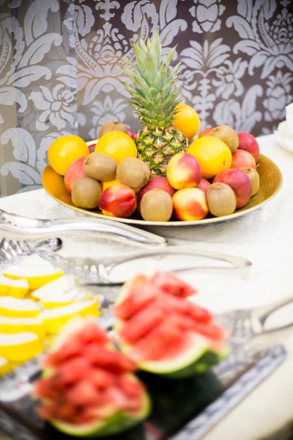 Luxury Family Hotel Royal Palace Прага Экстерьер фото Fruit salad