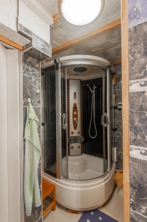 Luxury Family Hotel Royal Palace Прага Экстерьер фото A shower cubicle