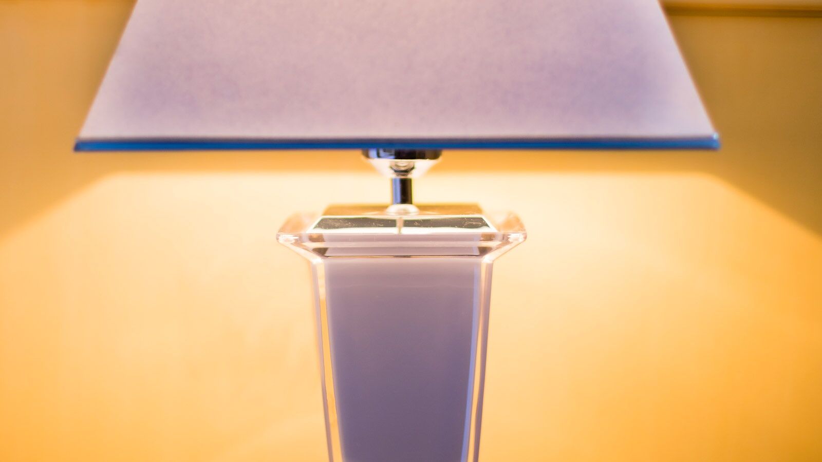 Luxury Family Hotel Royal Palace Прага Номер фото A lamp
