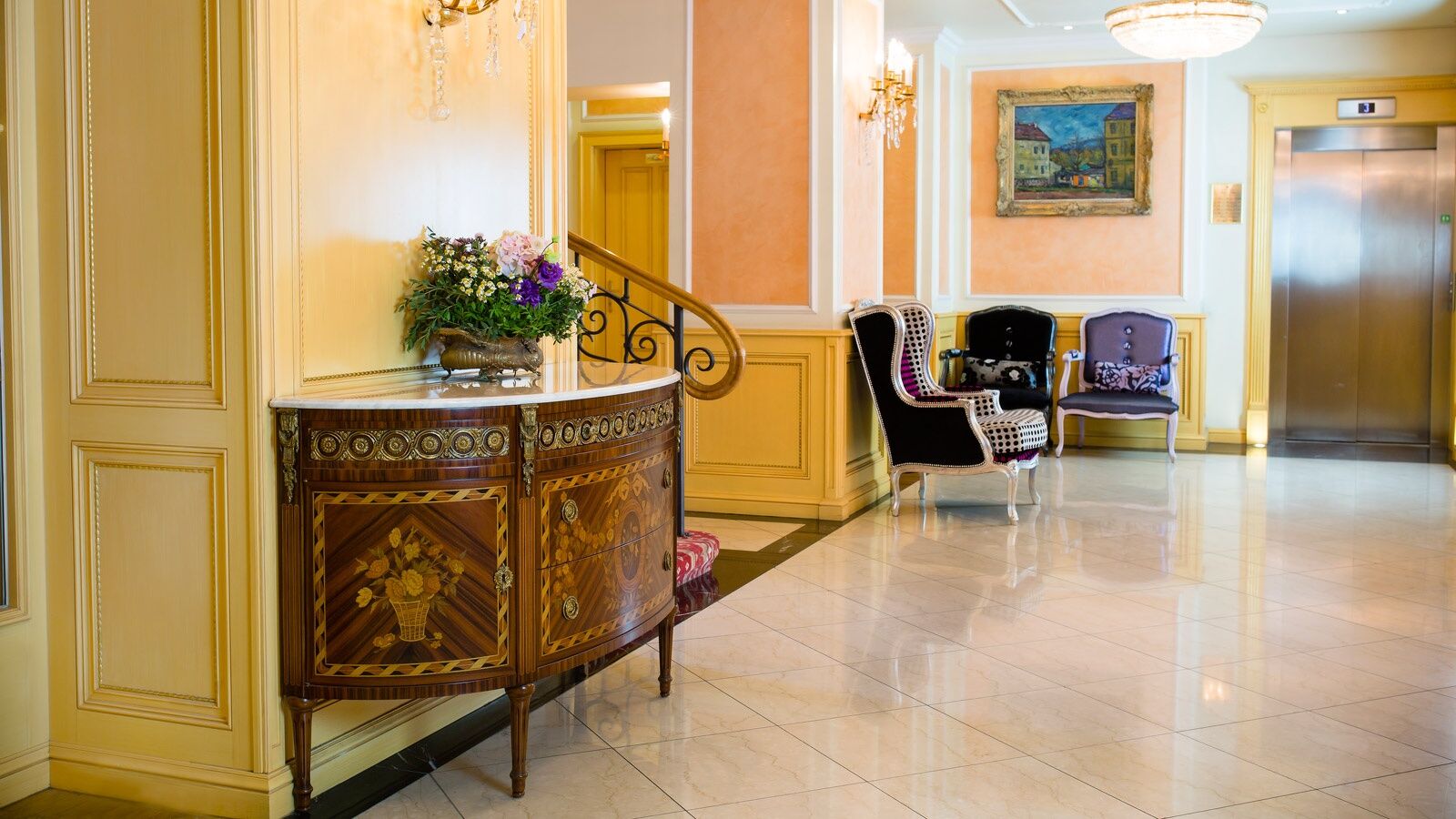 Luxury Family Hotel Royal Palace Прага Интерьер фото Interior of the hotel