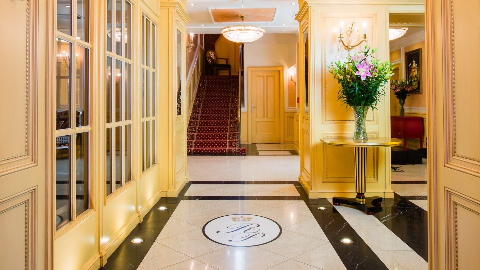 Luxury Family Hotel Royal Palace Прага Интерьер фото