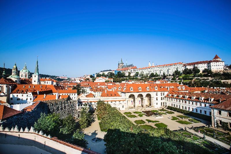 Luxury Family Hotel Royal Palace Прага Экстерьер фото The Upper Town